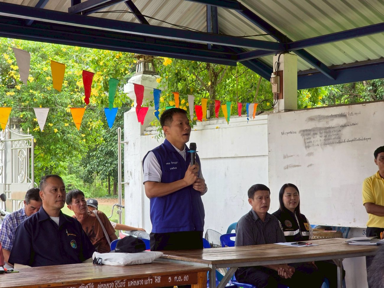 เข้าร่วมการประชุมการแก้ไขปัญหารางส่งน้ำ ลำเหมืองทุ่งฮี