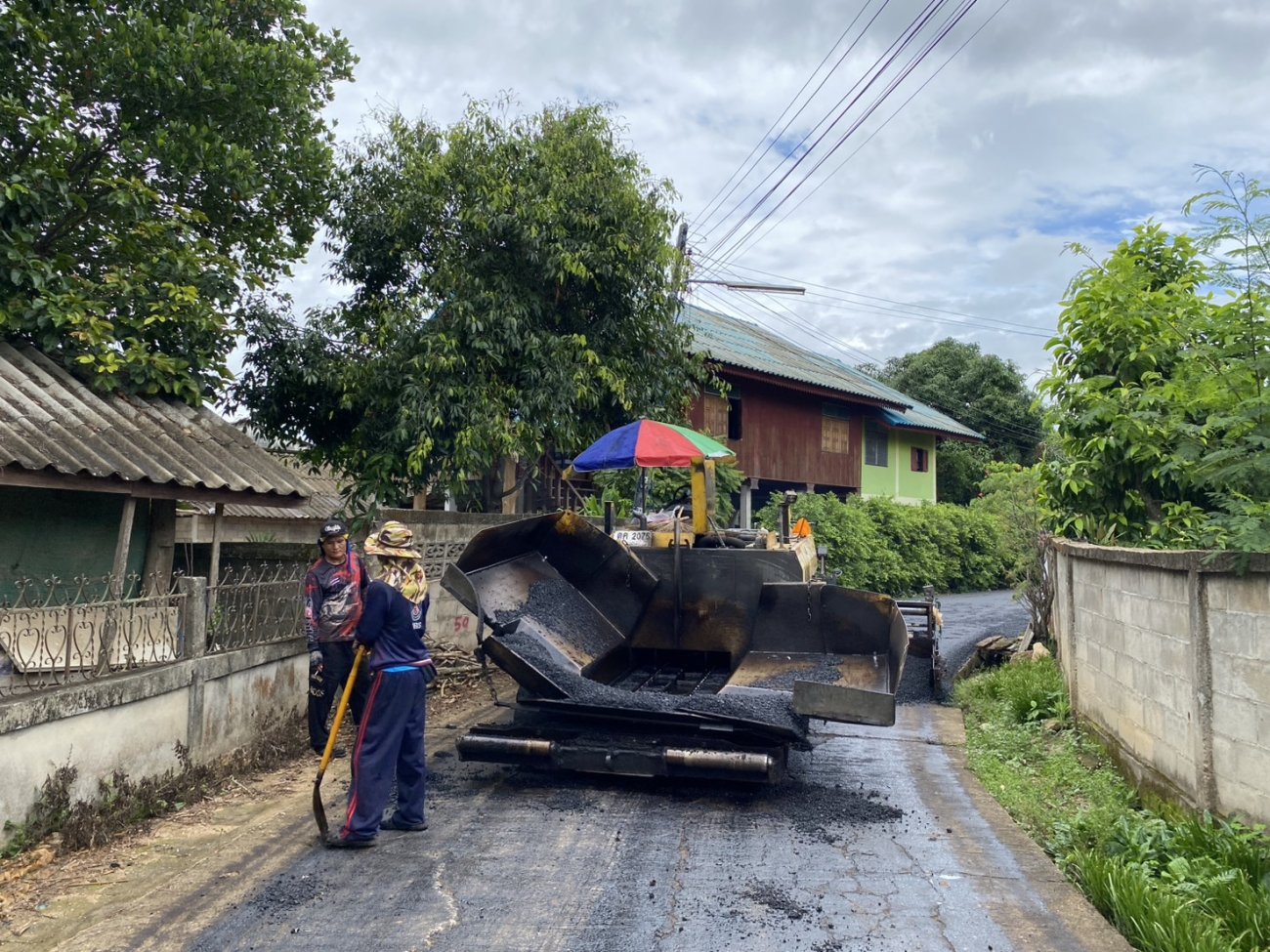 ตรวจเยี่ยมงานปรับปรุงถนนแอสฟัลท์ติก ซอย10 บ้านป่าแขม หมู่ที่ 5