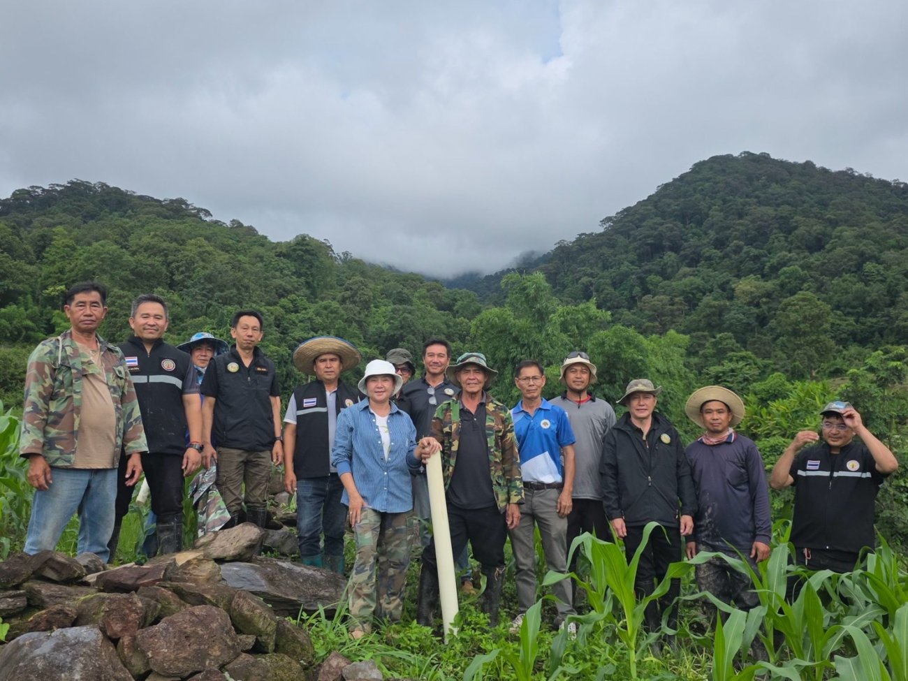 สำรวจพื้นที่โครงการก่อสร้างอ่างเก็บน้ำลำห้วยแม่ม่วง บ้านแม่สุขใน หมู่ที่ 4